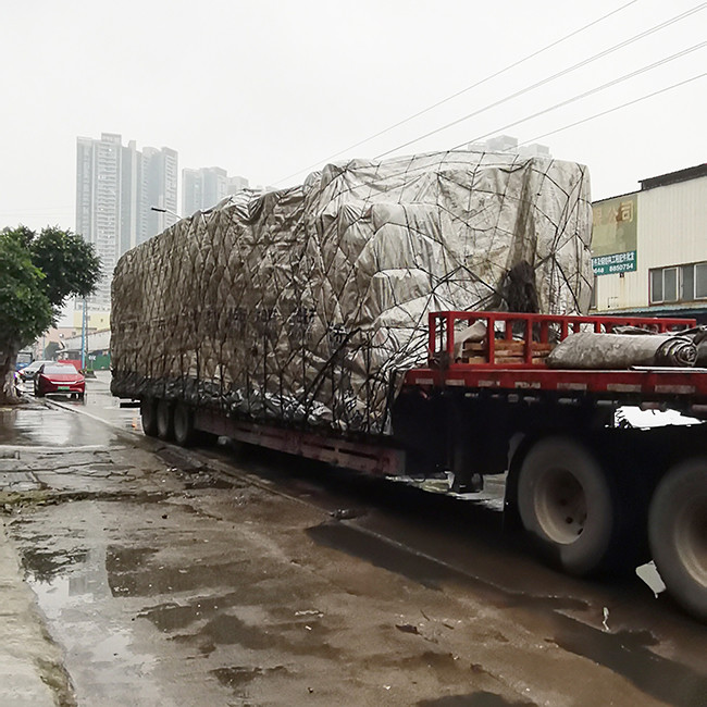 Últimos blogs da empresa sobre Reboque de placas carregado para expedição